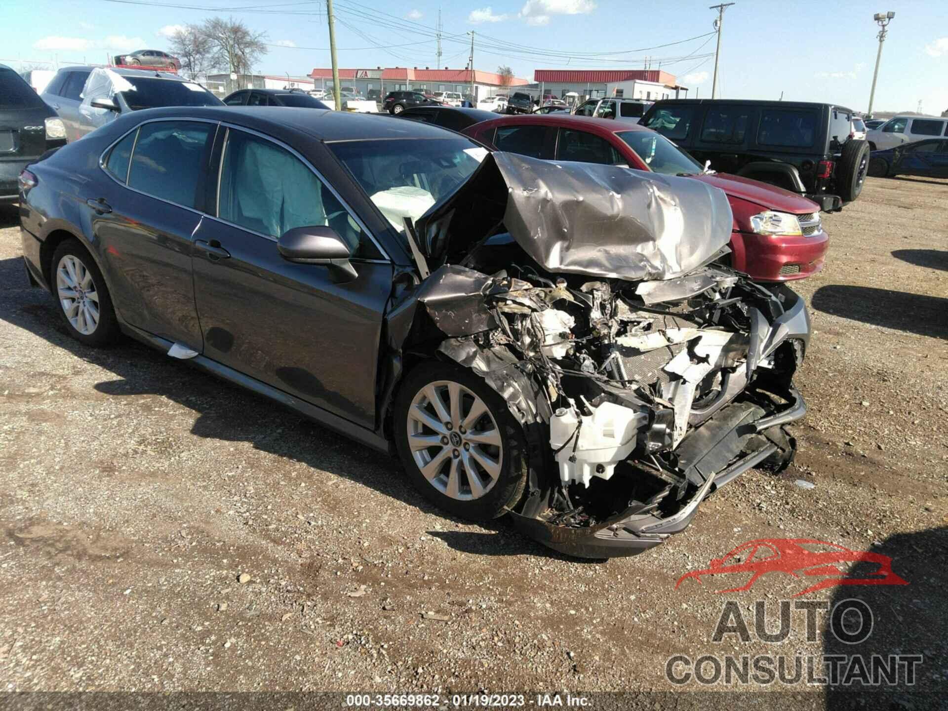TOYOTA CAMRY 2018 - 4T1B11HK4JU530205