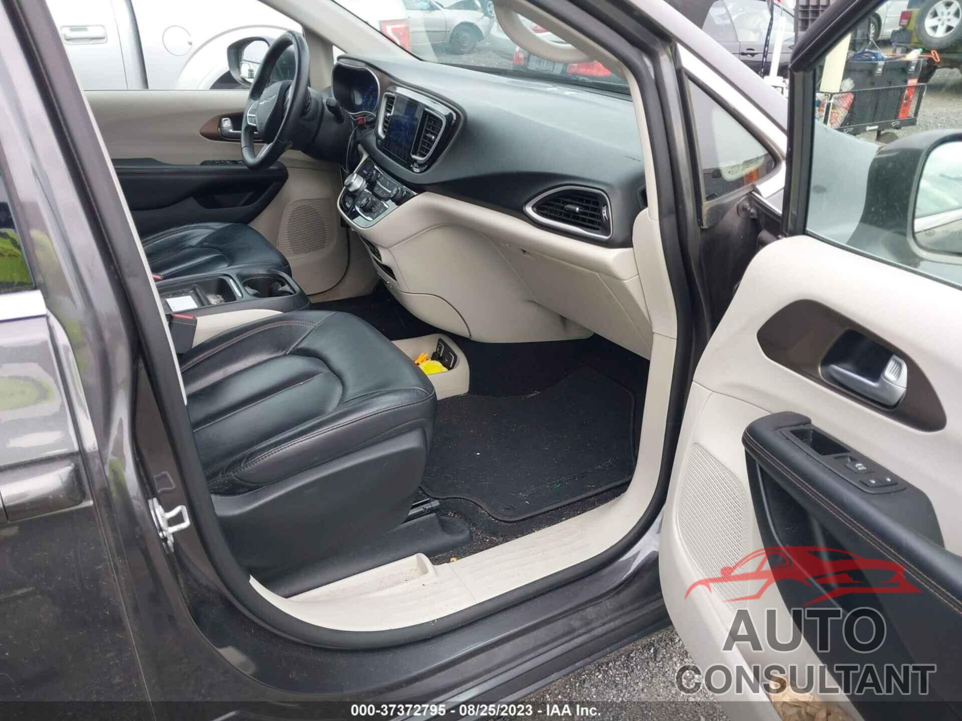 CHRYSLER PACIFICA 2017 - 2C4RC1BG6HR831373
