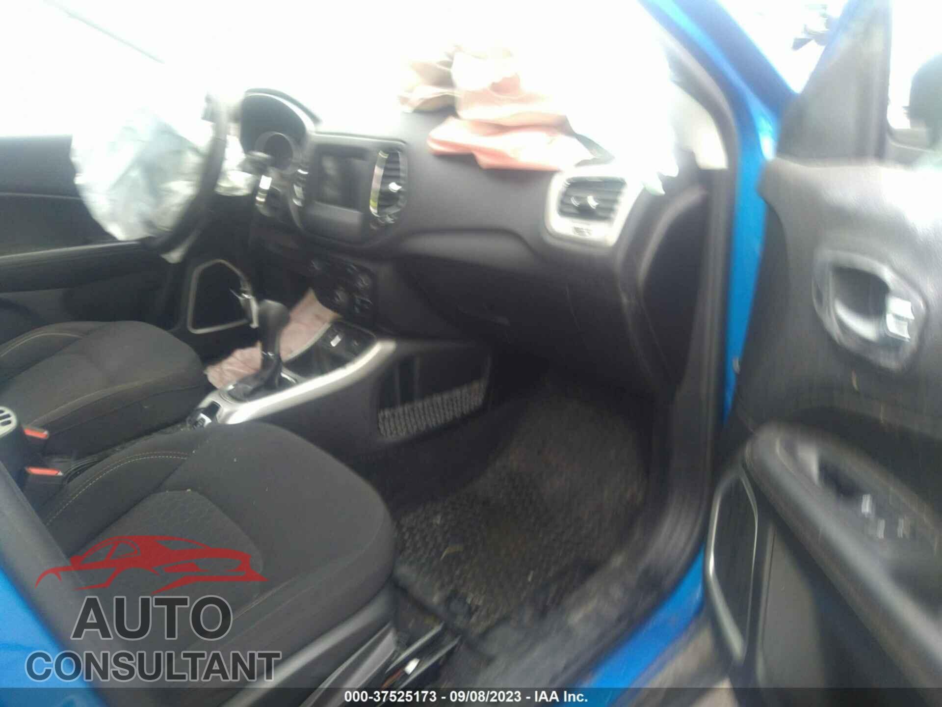 JEEP COMPASS 2019 - 3C4NJCAB1KT762960