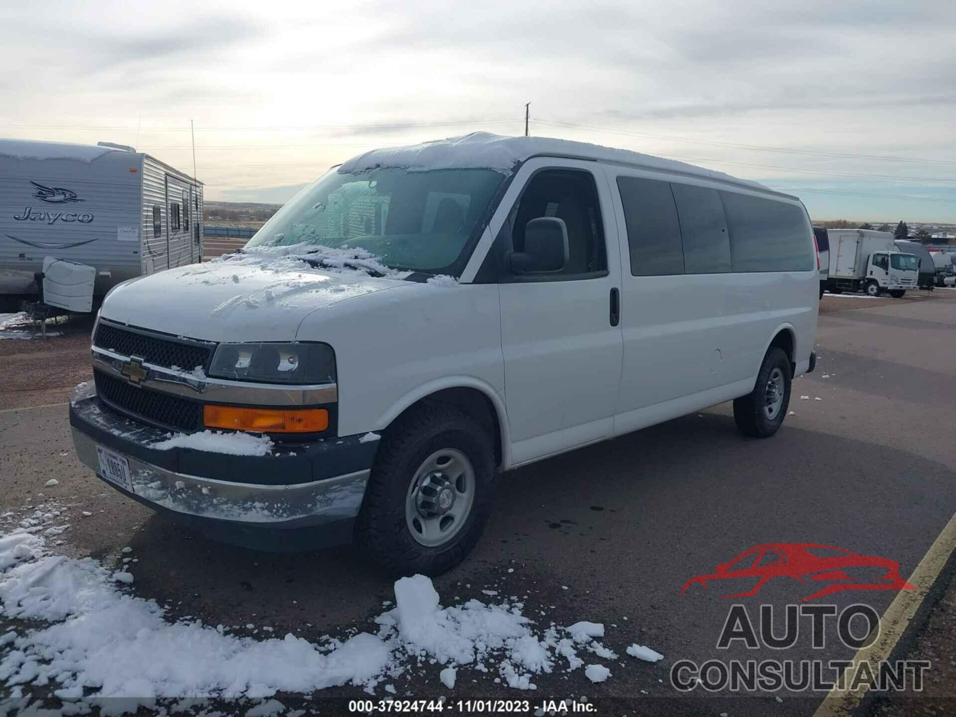 CHEVROLET EXPRESS PASSENGER 2017 - 1GAZGPFGXH1272408