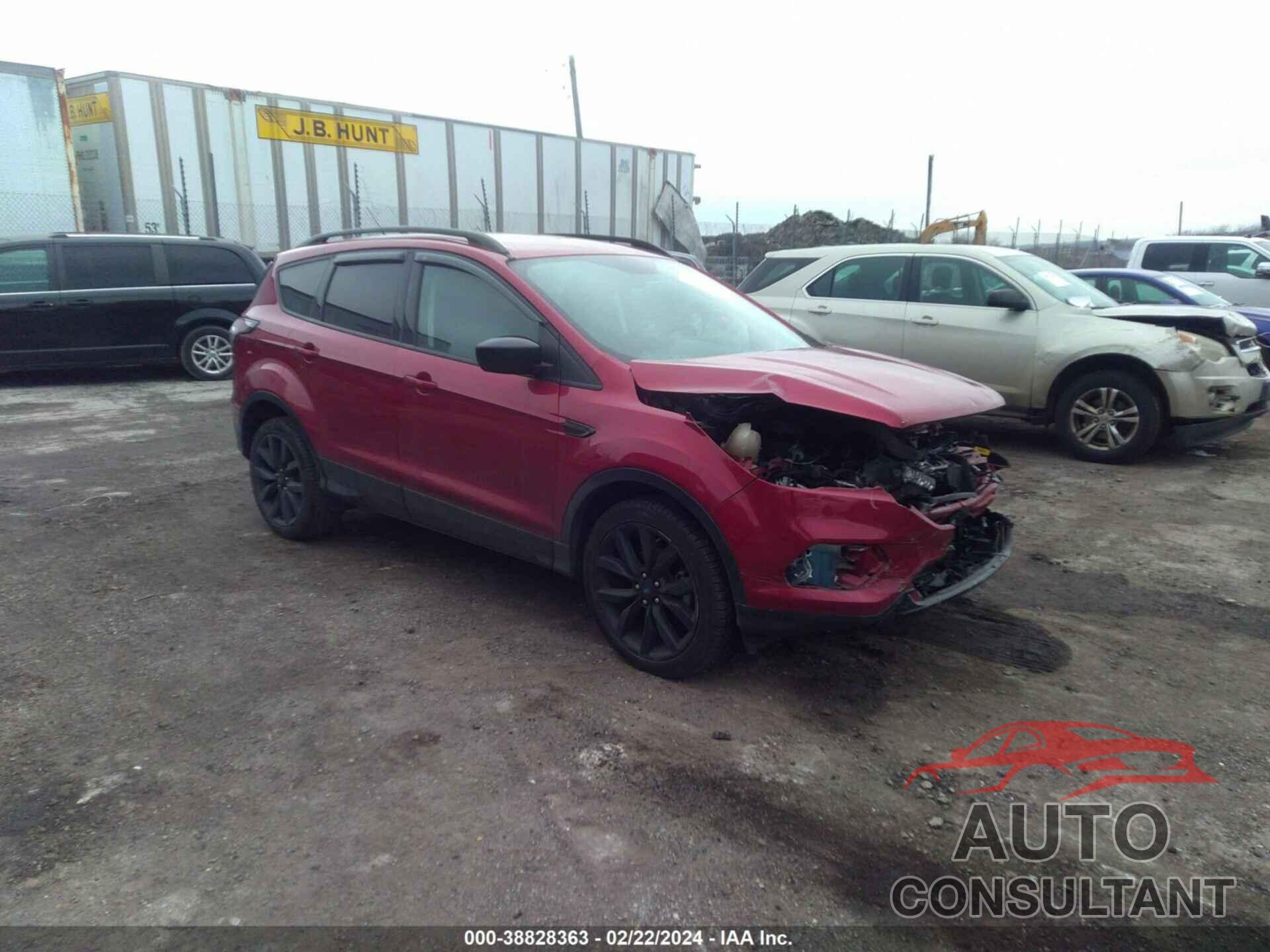 FORD ESCAPE 2018 - 1FMCU0GD9JUA40397