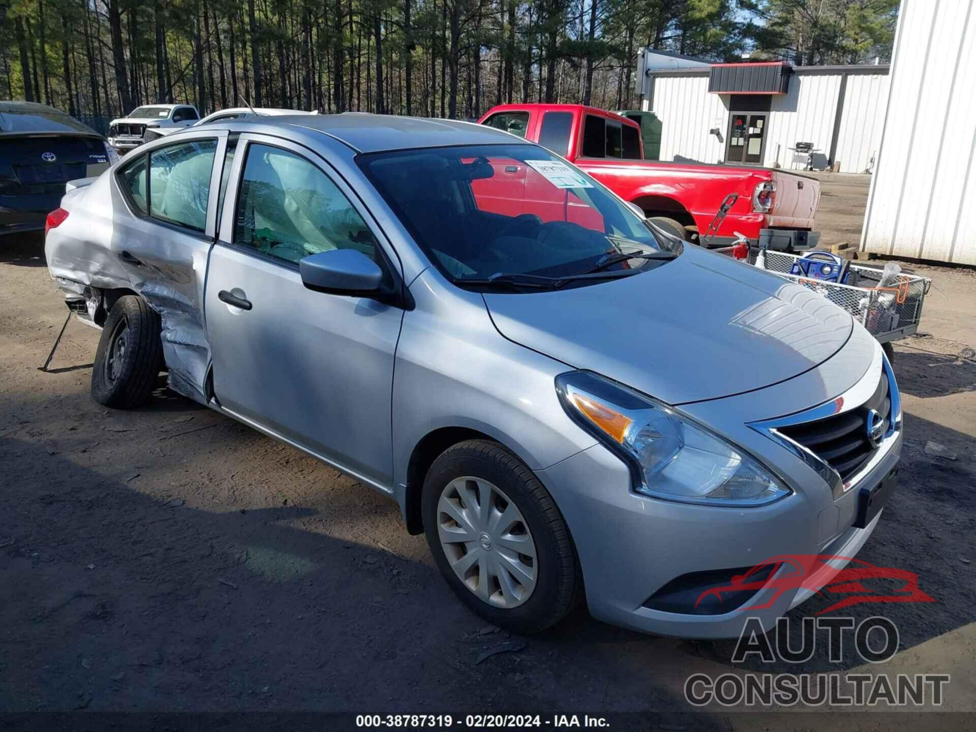 NISSAN VERSA 2018 - 3N1CN7AP4JL811309