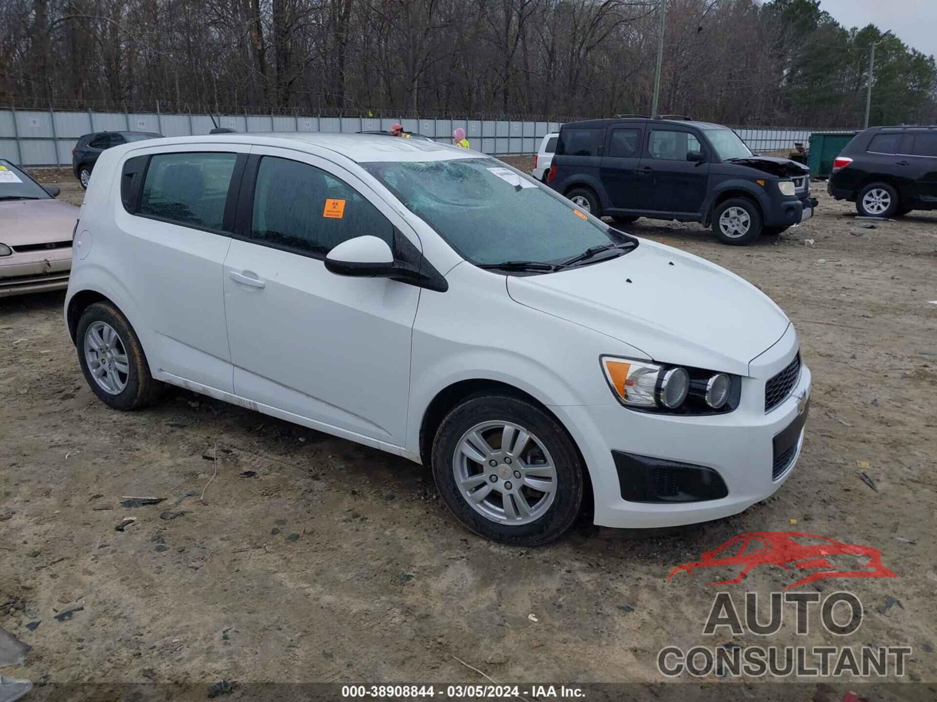 CHEVROLET SONIC 2016 - 1G1JA6SH3G4120409