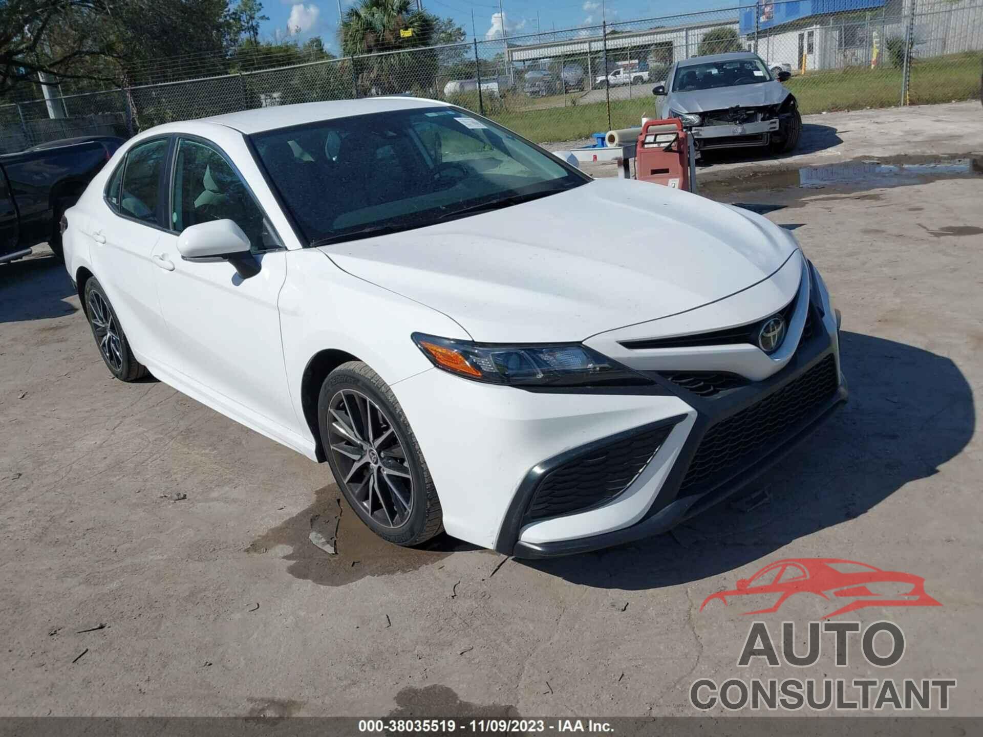 TOYOTA CAMRY 2022 - 4T1G11AK8NU659084