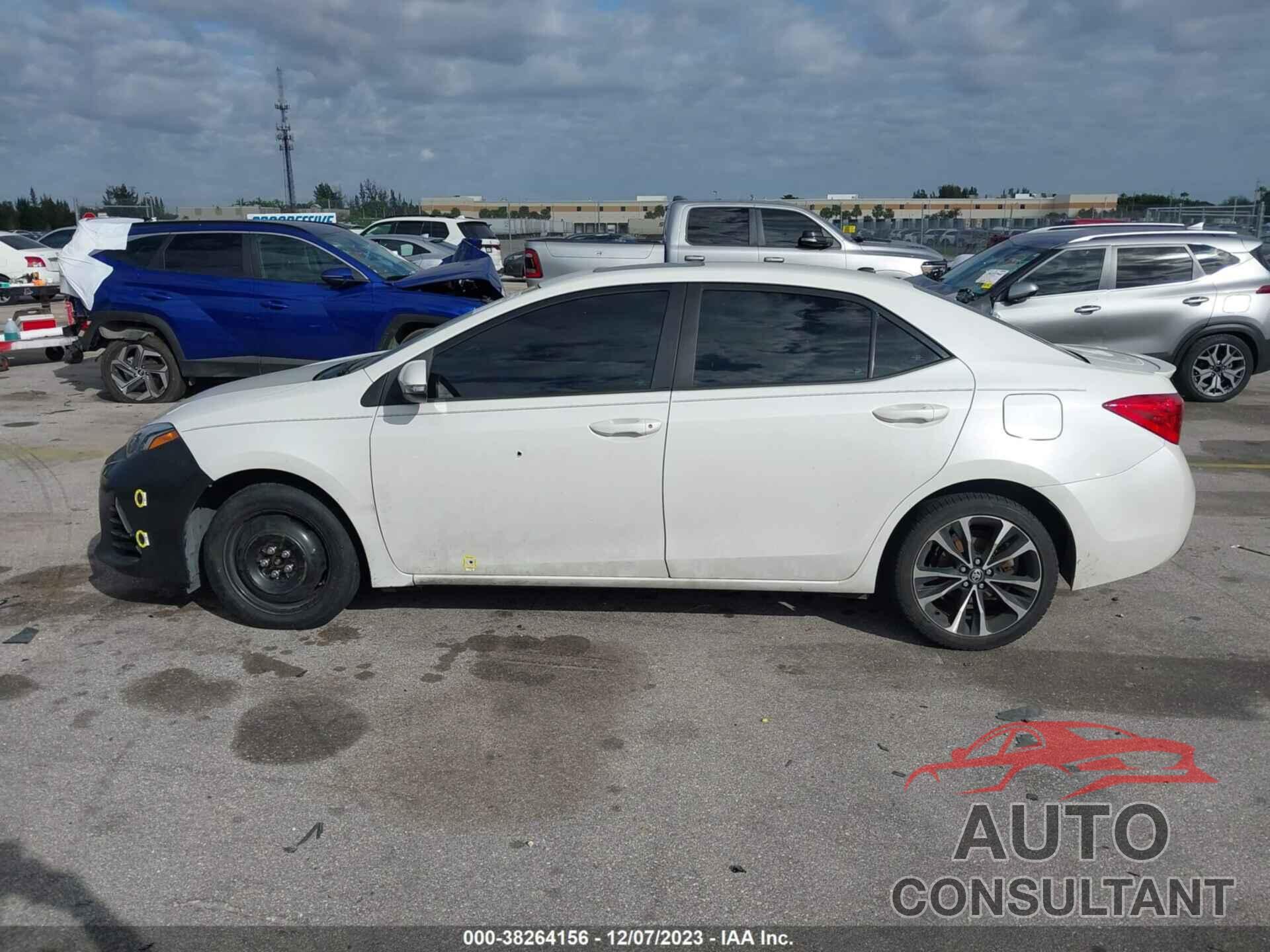 TOYOTA COROLLA 2018 - 5YFBURHE6JP842530