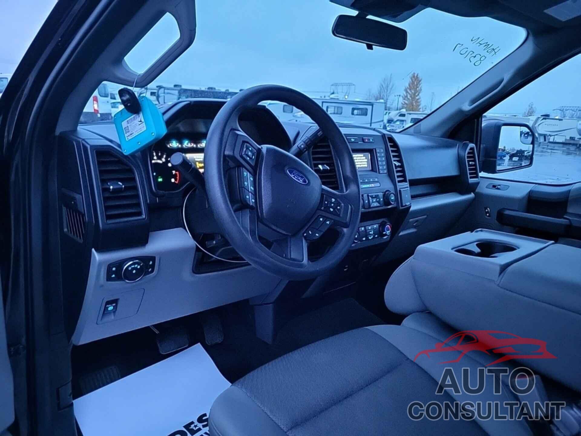 FORD F-150 2020 - 1FTMF1EB8LKF20858