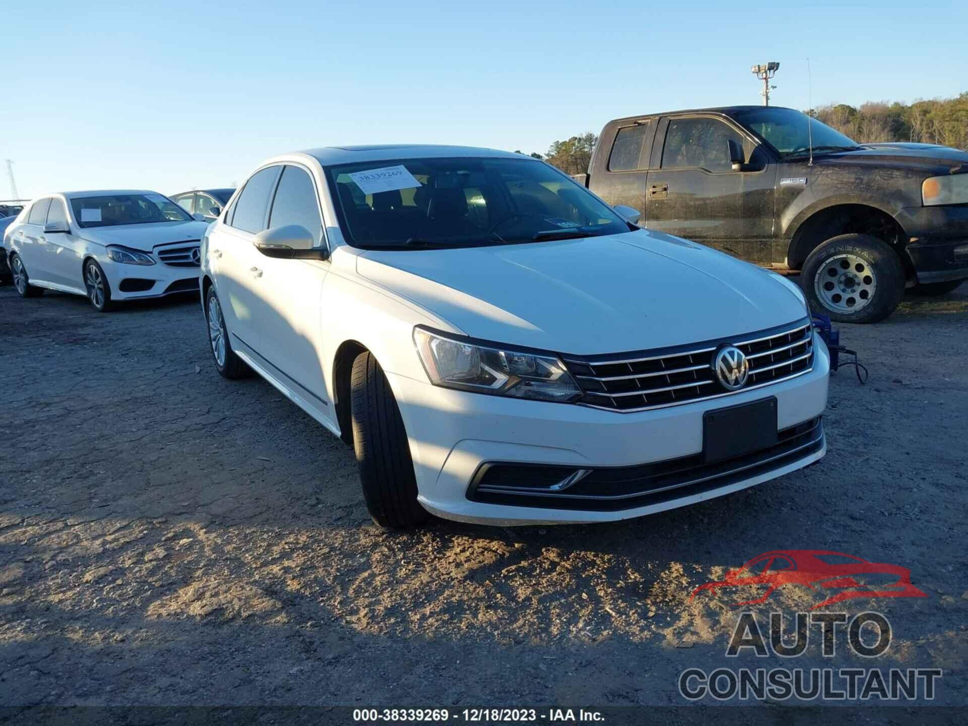 VOLKSWAGEN PASSAT 2017 - 1VWBT7A37HC032159