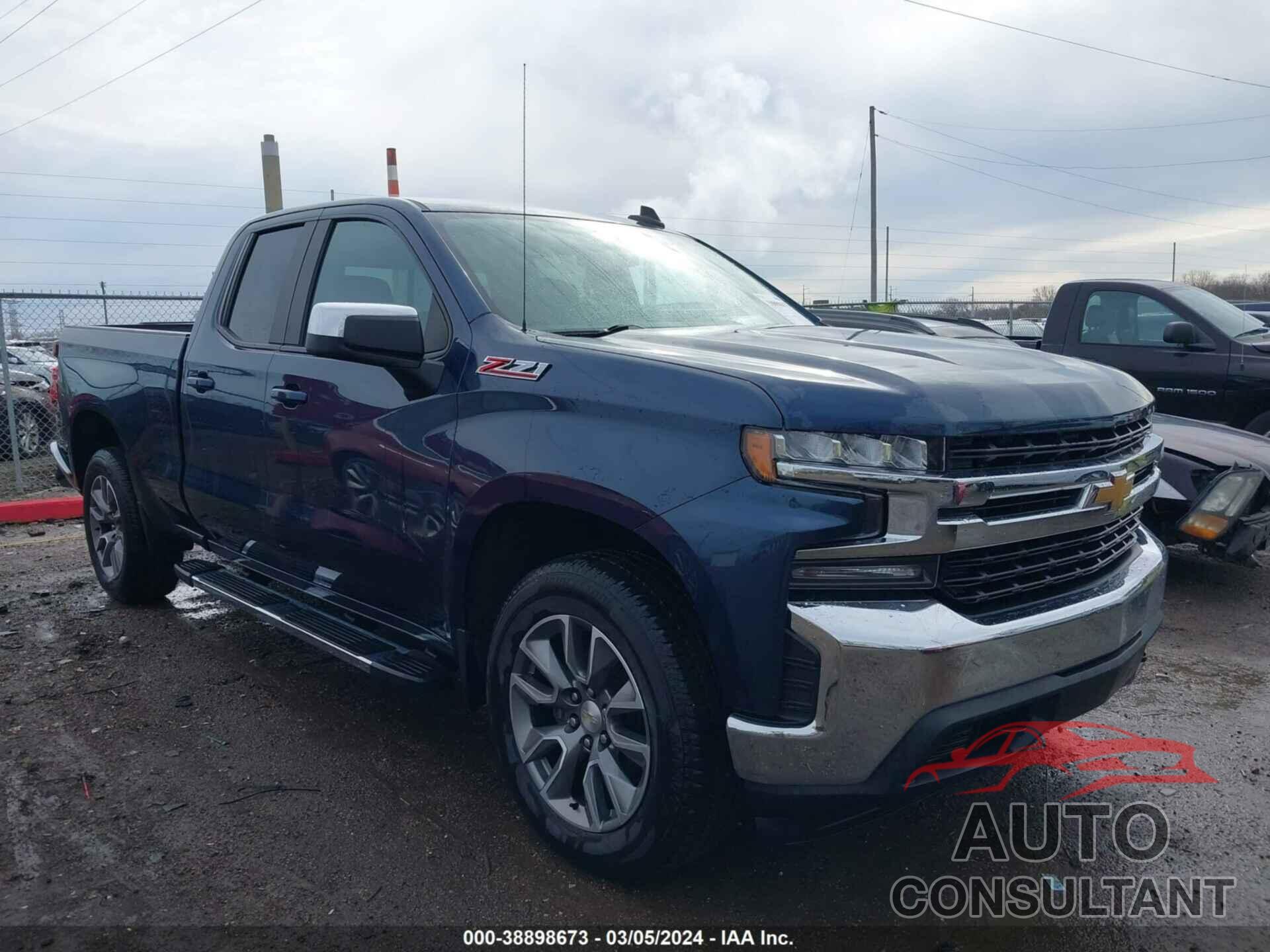 CHEVROLET SILVERADO 1500 2021 - 1GCRYDED5MZ117447