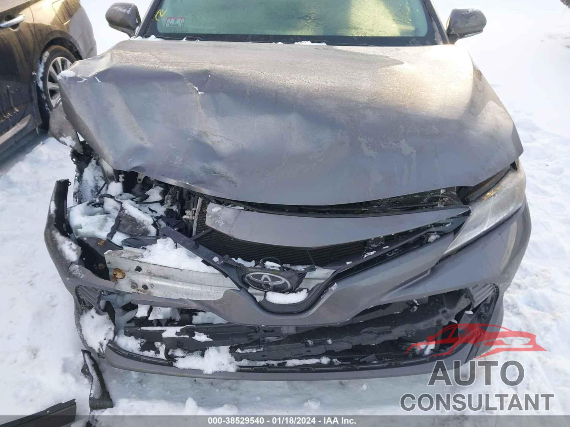 TOYOTA CAMRY 2018 - 4T1B11HK3JU641957