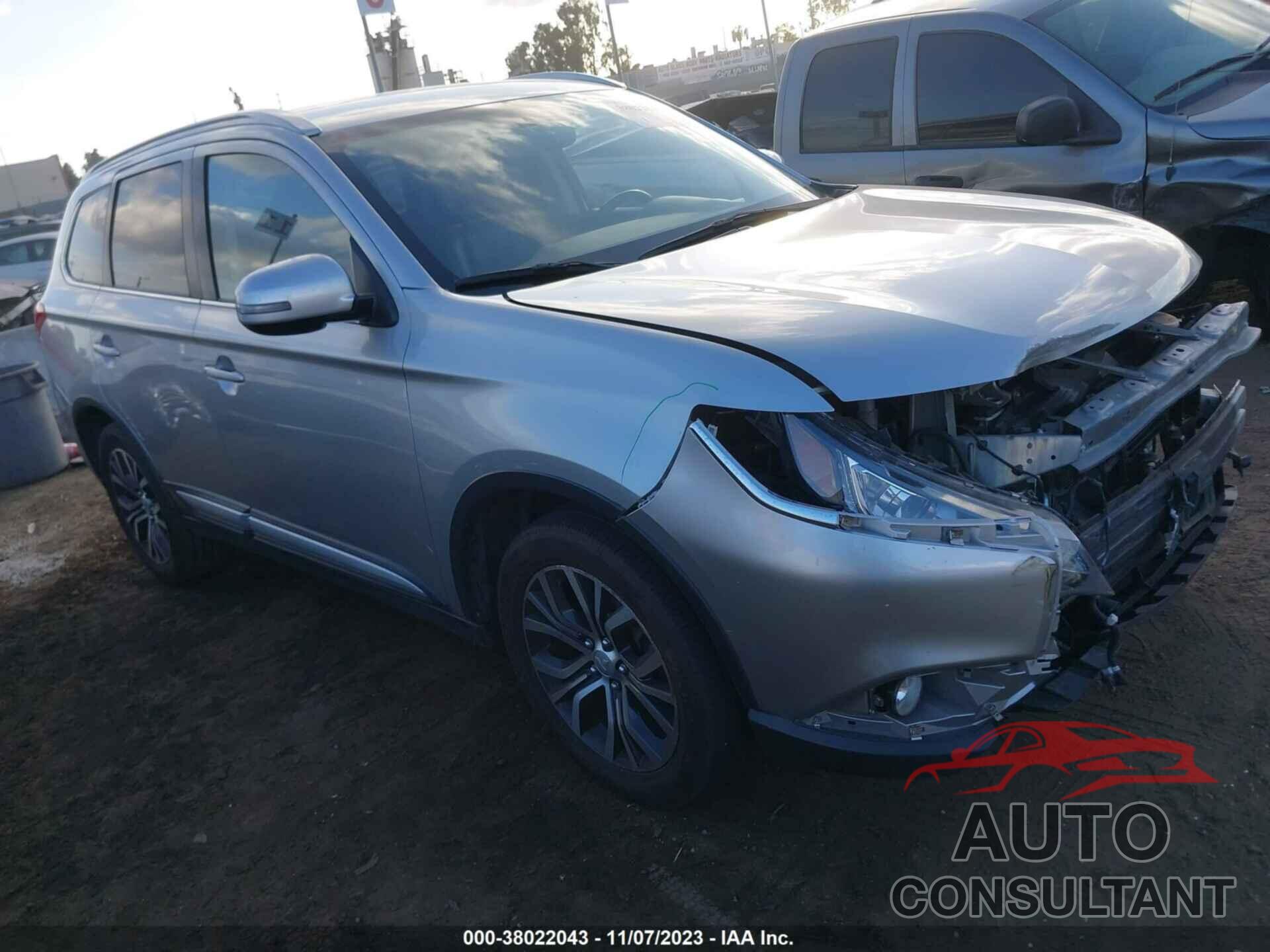 MITSUBISHI OUTLANDER 2018 - JA4AD3A31JZ046835