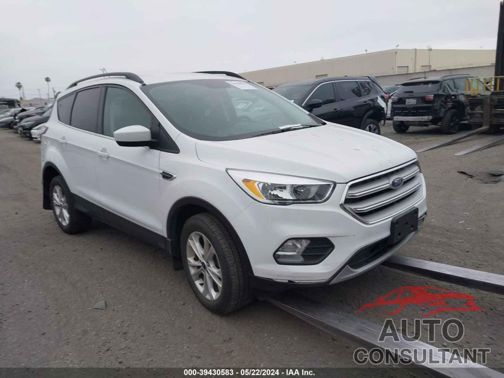 FORD ESCAPE 2018 - 1FMCU0GD0JUA10429