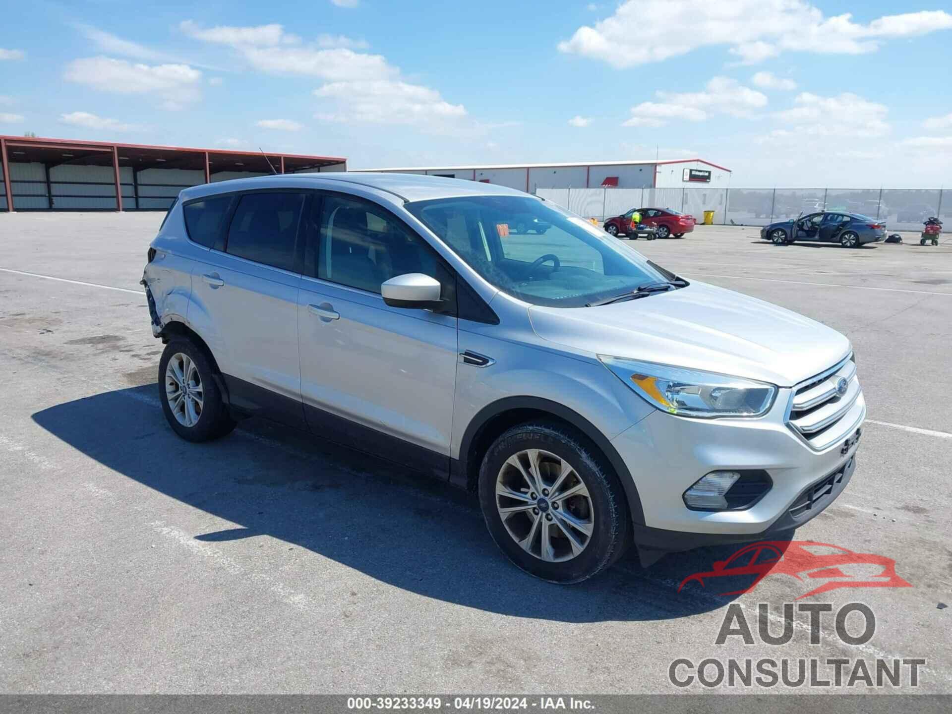 FORD ESCAPE 2017 - 1FMCU9GD1HUC41970