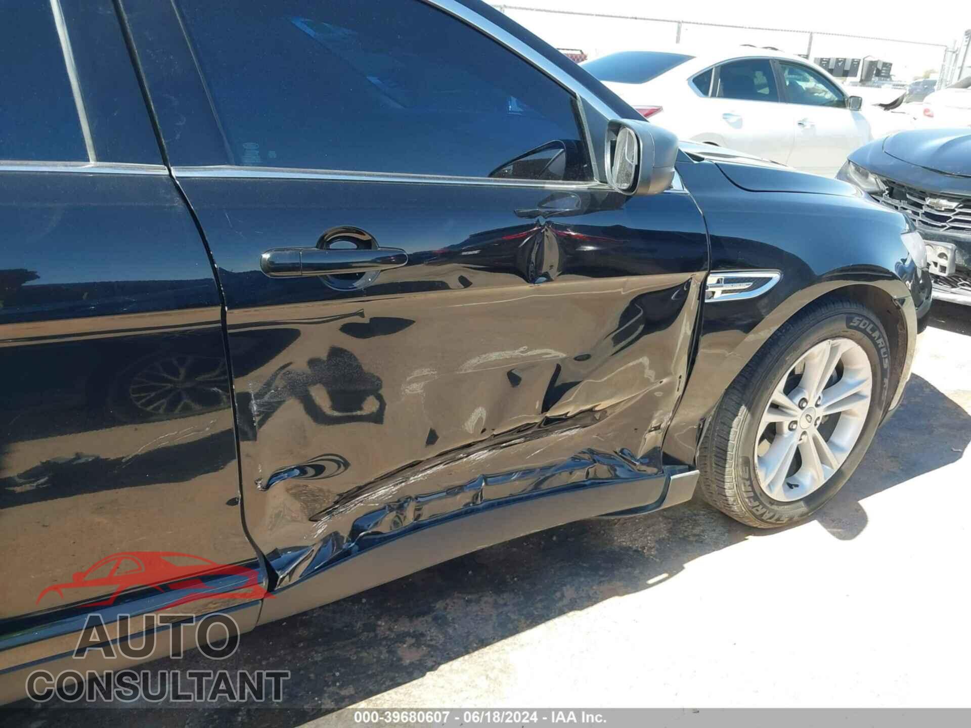FORD TAURUS 2017 - 1FAHP2D8XHG110654