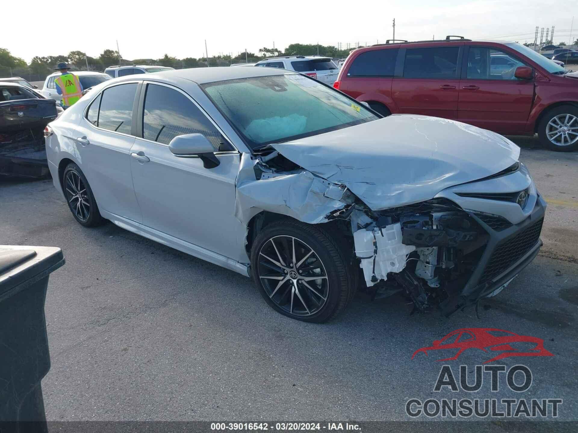 TOYOTA CAMRY 2024 - 4T1G11AK3RU222972