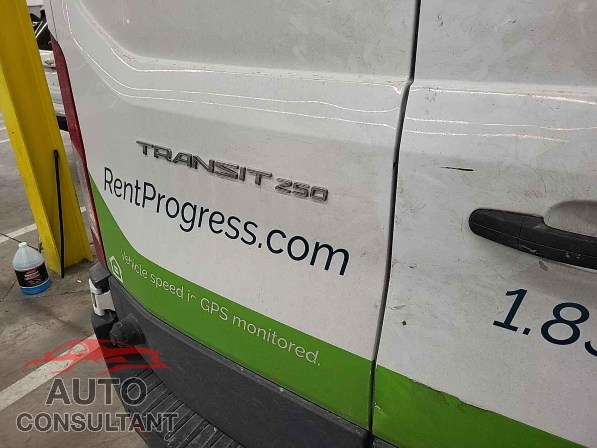 FORD TRANSIT 2017 - 1FTYR2CM1HKB17248