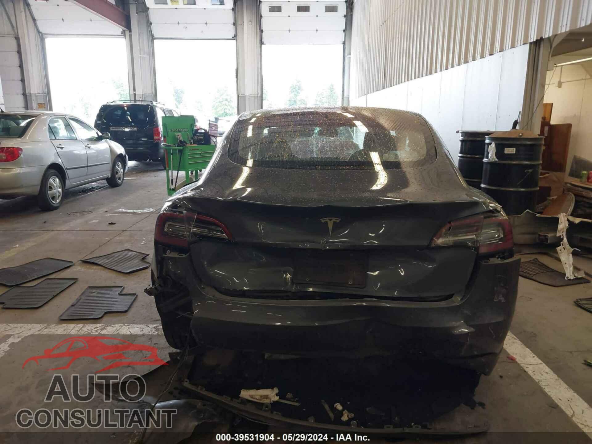 TESLA MODEL 3 2018 - 5YJ3E1EA7JF158909