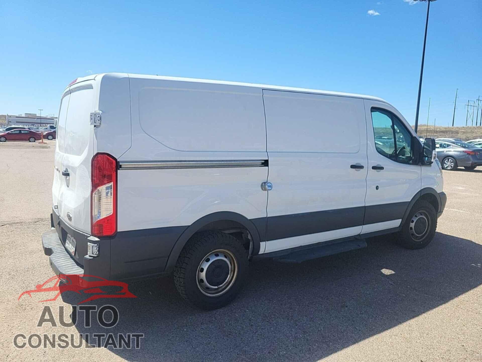 FORD TRANSIT 2017 - 1FTYR1YM4HKB43569