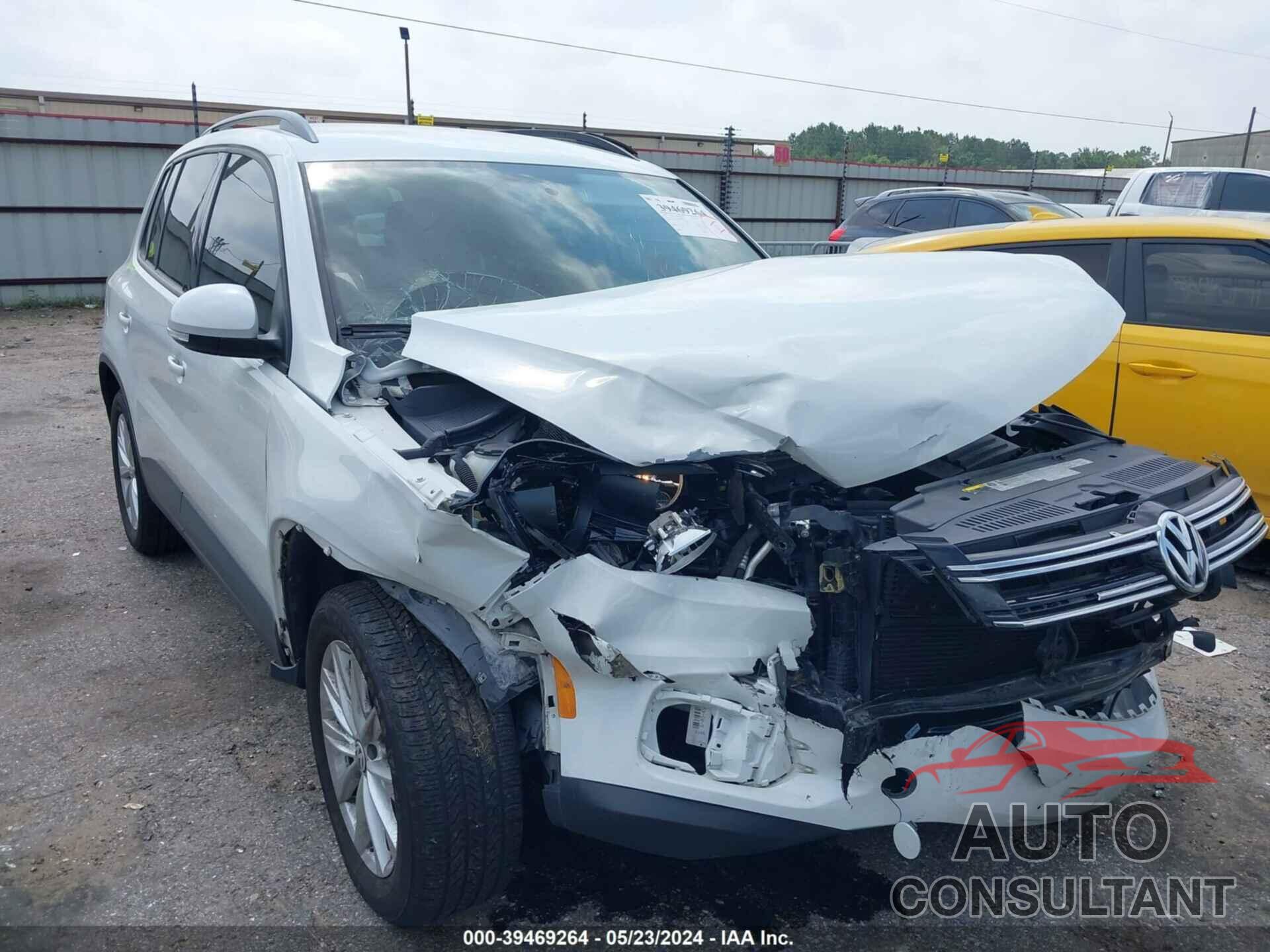 VOLKSWAGEN TIGUAN 2017 - WVGAV7AX1HK054008