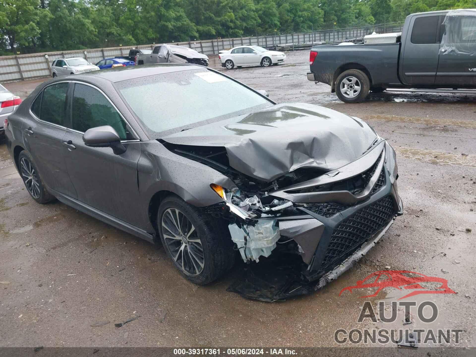 TOYOTA CAMRY 2018 - 4T1B11HK3JU621420