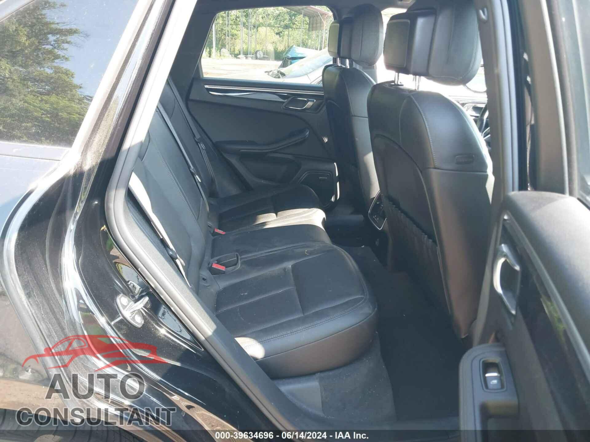 PORSCHE MACAN 2017 - WP1AA2A58HLB06177