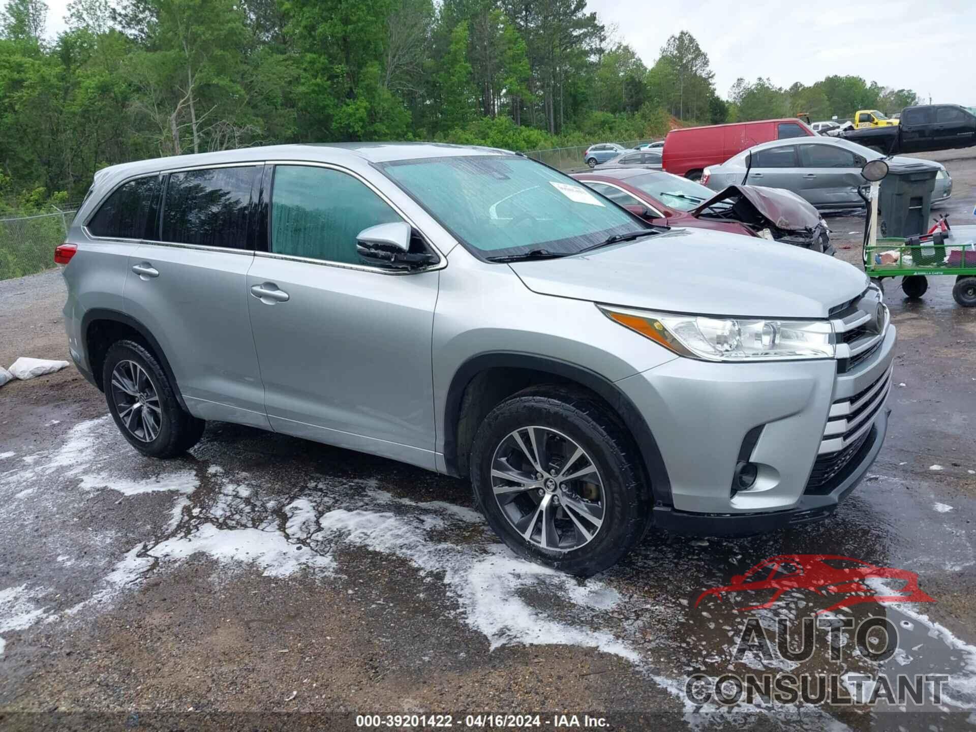 TOYOTA HIGHLANDER 2018 - 5TDZARFH4JS035922