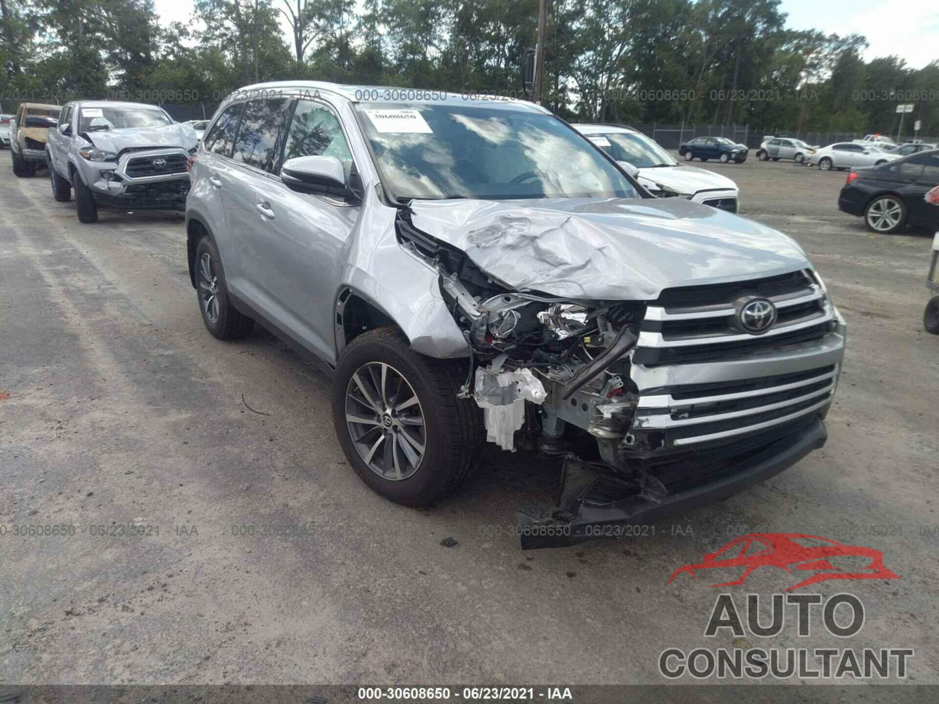 TOYOTA HIGHLANDER 2019 - 5TDJZRFH9KS565391