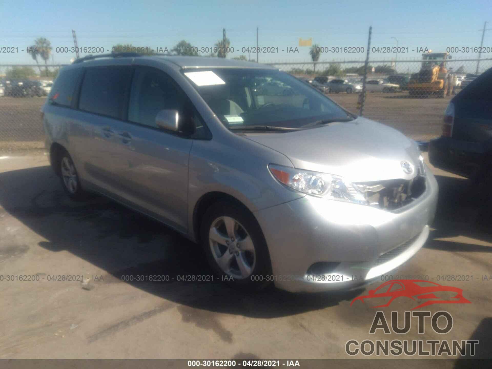 TOYOTA SIENNA 2017 - 5TDKZ3DC7HS805815