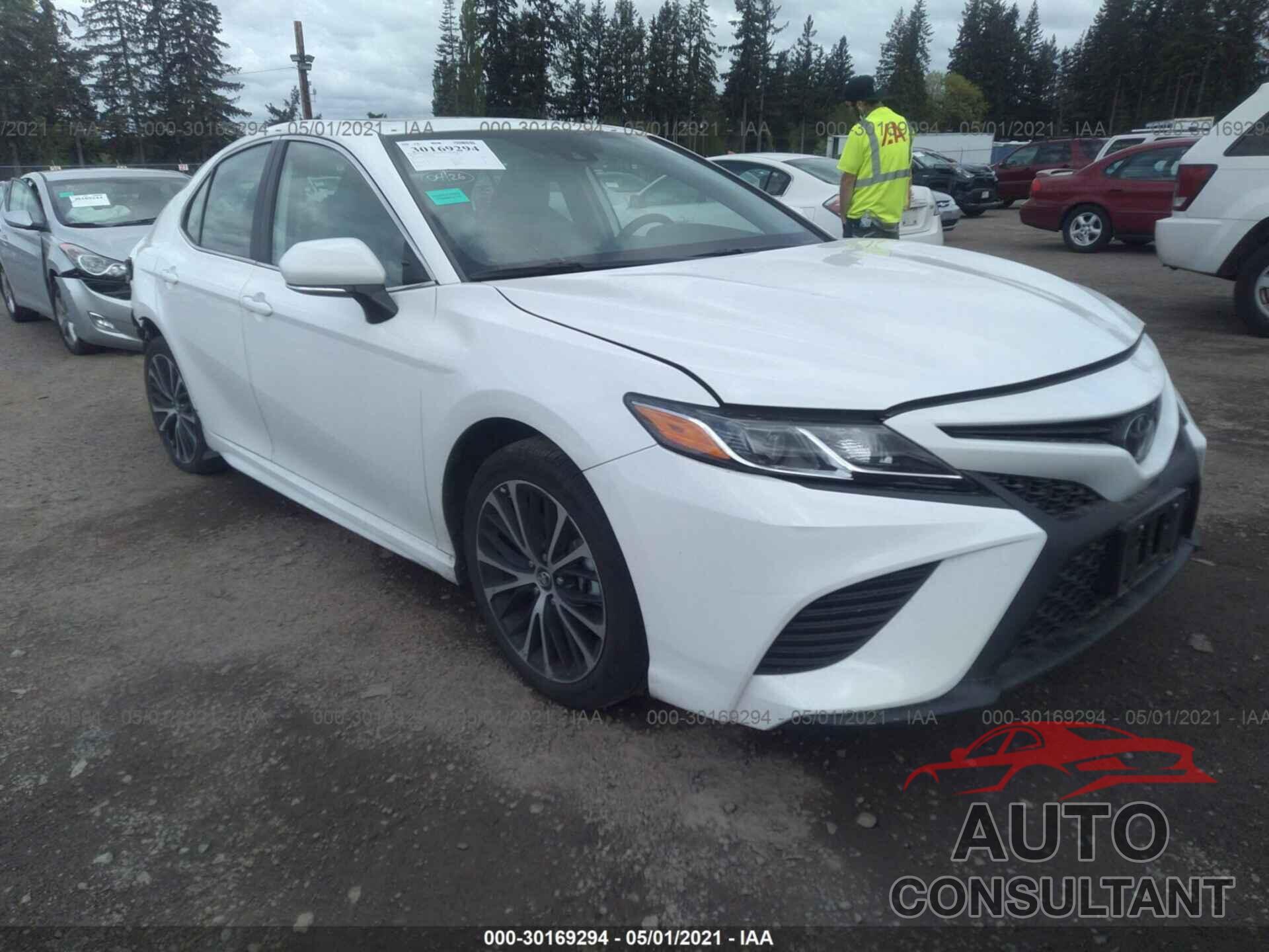 TOYOTA CAMRY 2019 - 4T1B11HK2KU718044