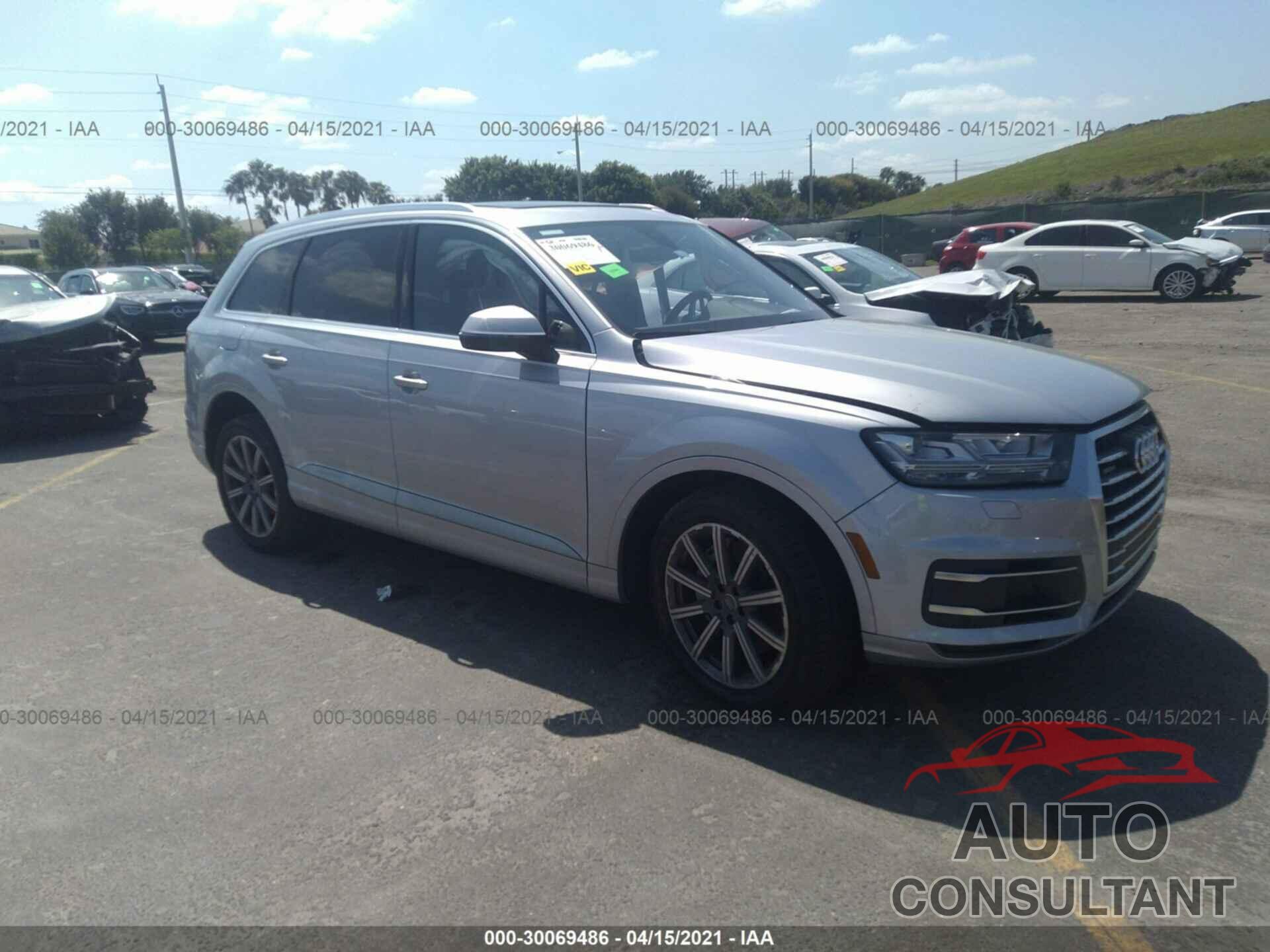 AUDI Q7 2018 - WA1LHAF72JD021016