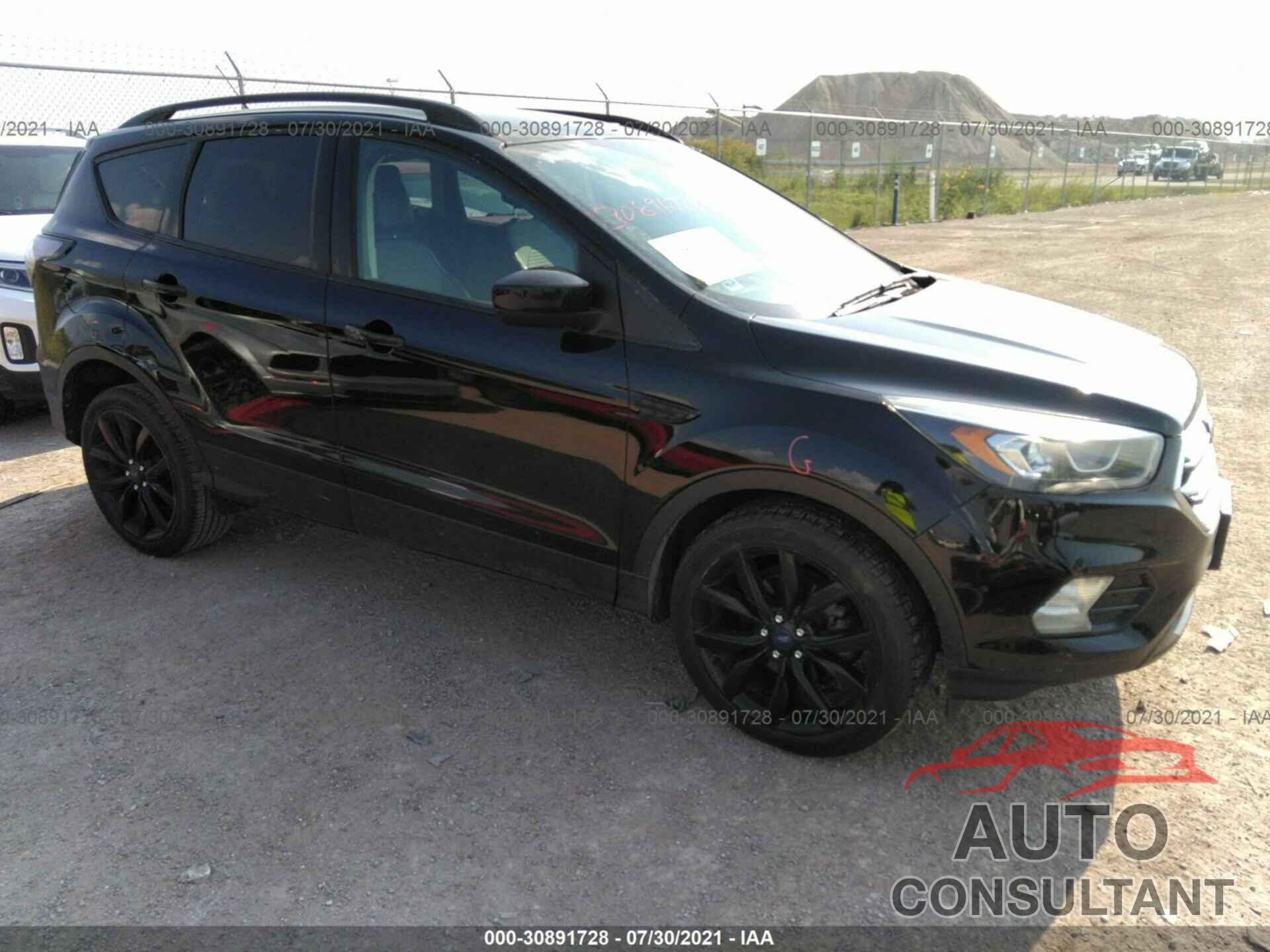 FORD ESCAPE 2017 - 1FMCU0GD7HUC78212
