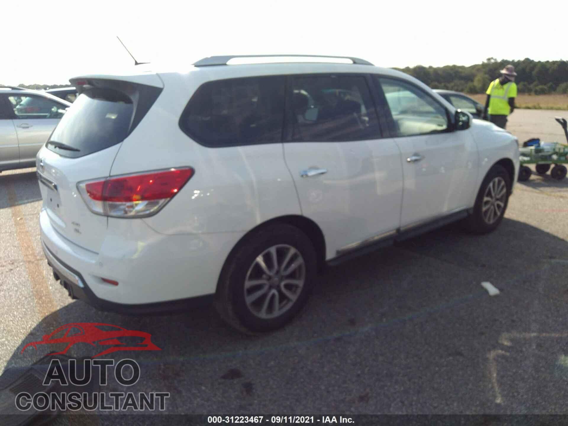 NISSAN PATHFINDER 2016 - 5N1AR2MM9GC618005