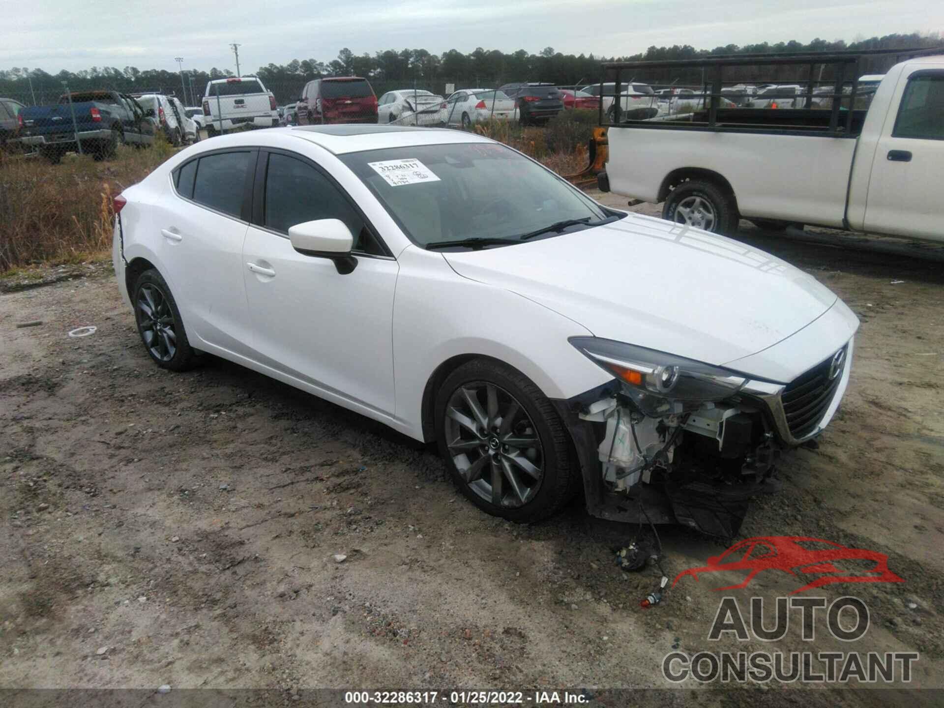 MAZDA MAZDA3 4-DOOR 2018 - 3MZBN1W34JM187255