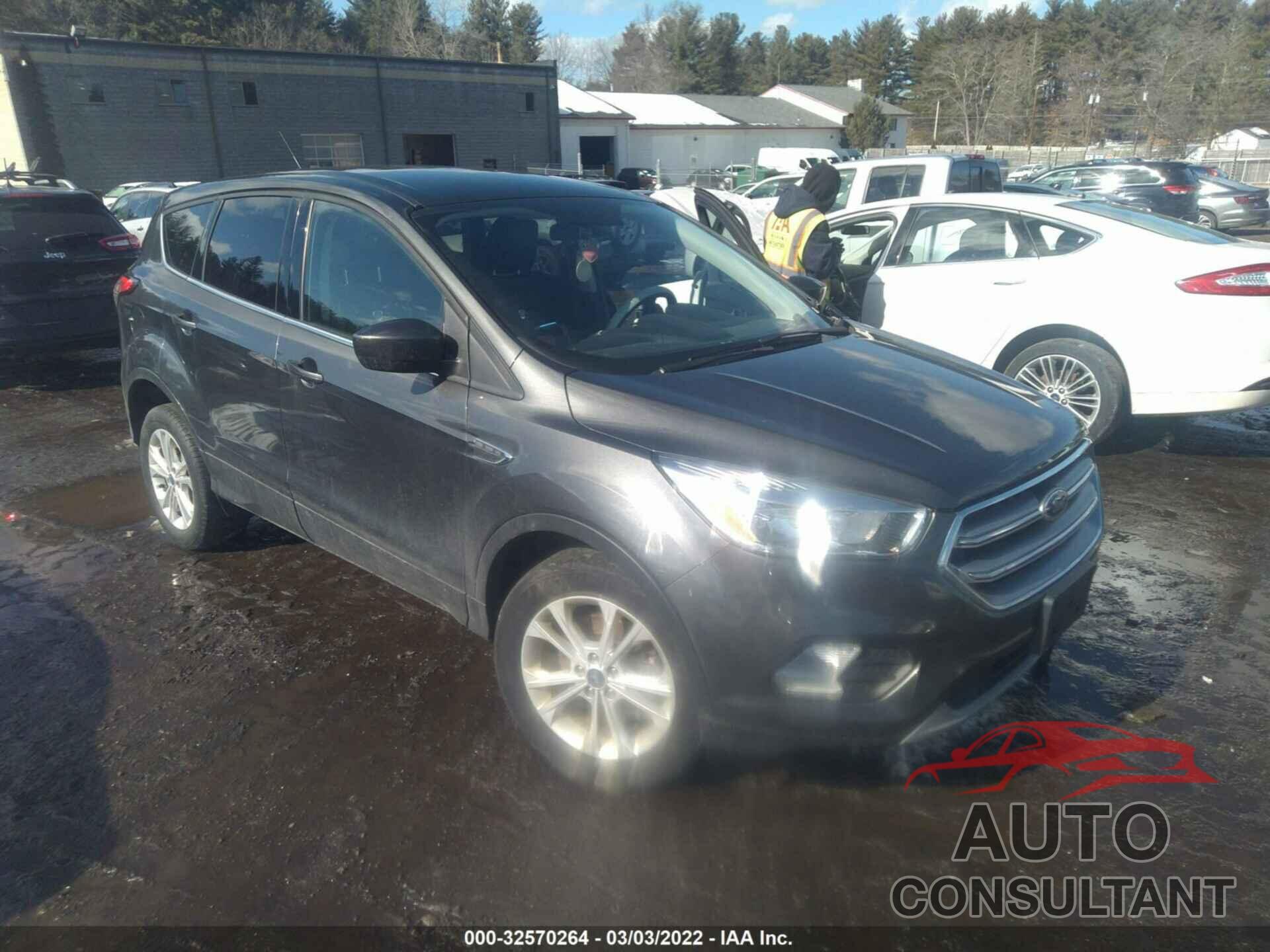 FORD ESCAPE 2017 - 1FMCU9GD1HUC36686