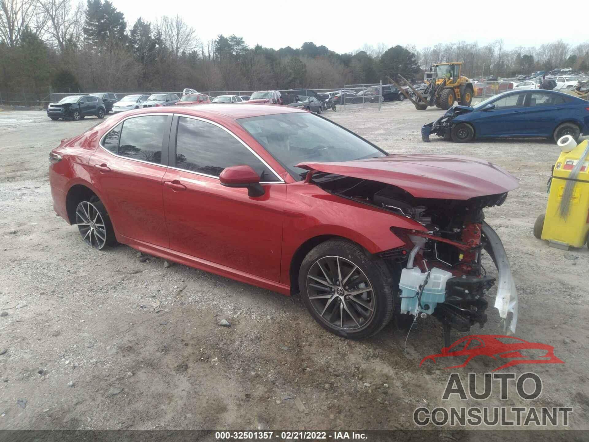 TOYOTA CAMRY 2021 - 4T1G11AK6MU440221