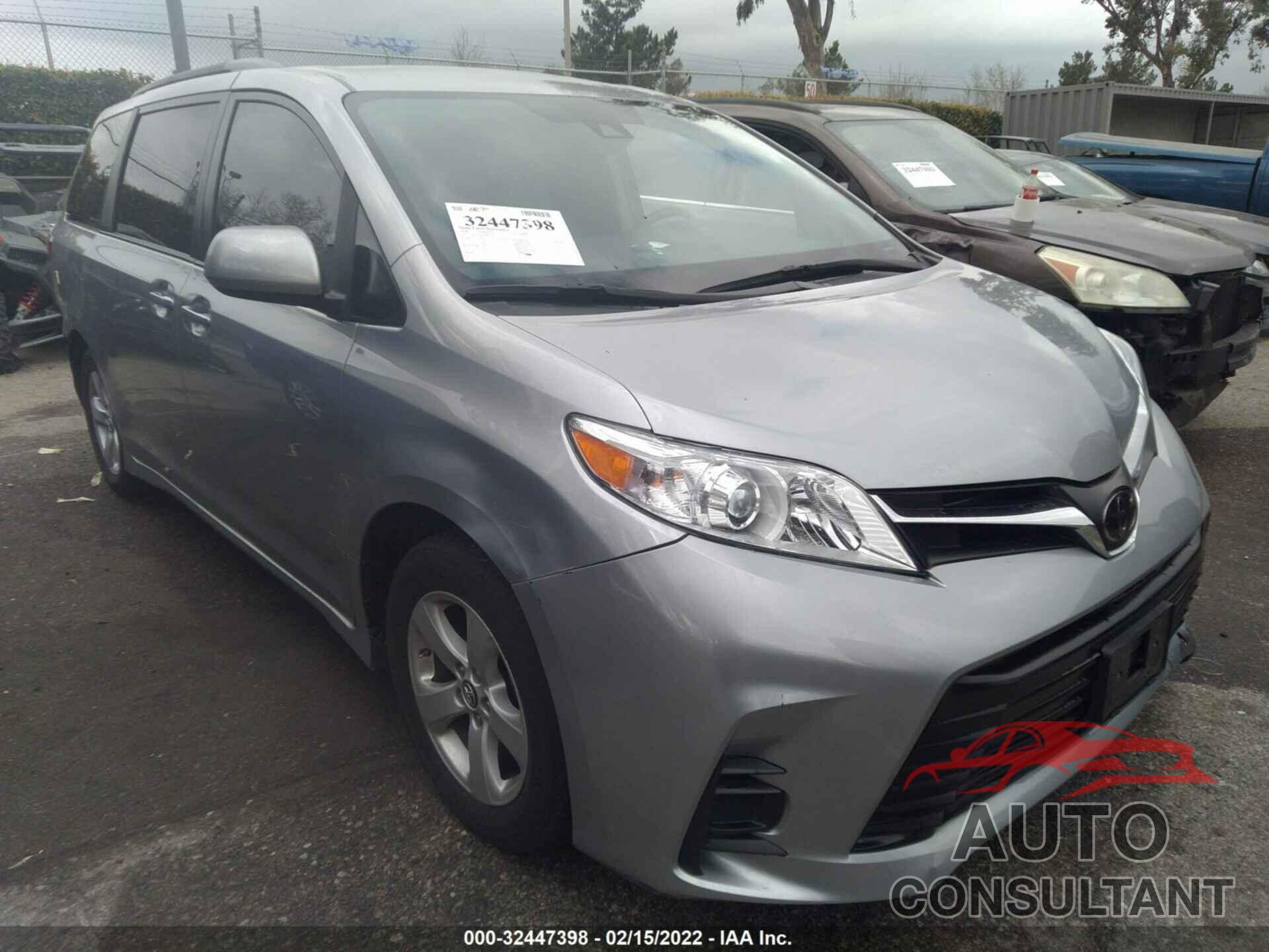 TOYOTA SIENNA 2018 - 5TDKZ3DC3JS964210