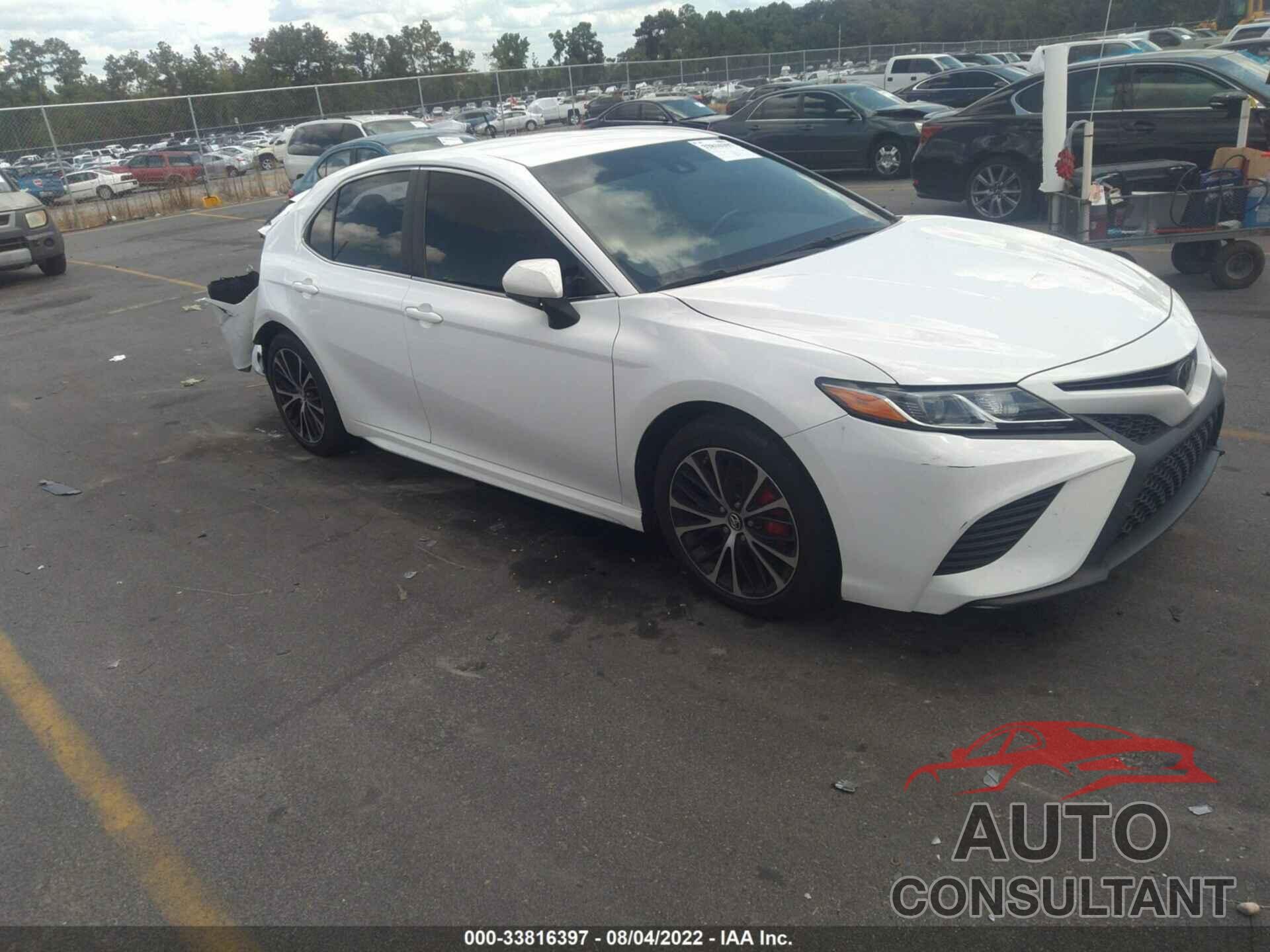 TOYOTA CAMRY 2018 - 4T1B11HKXJU572393