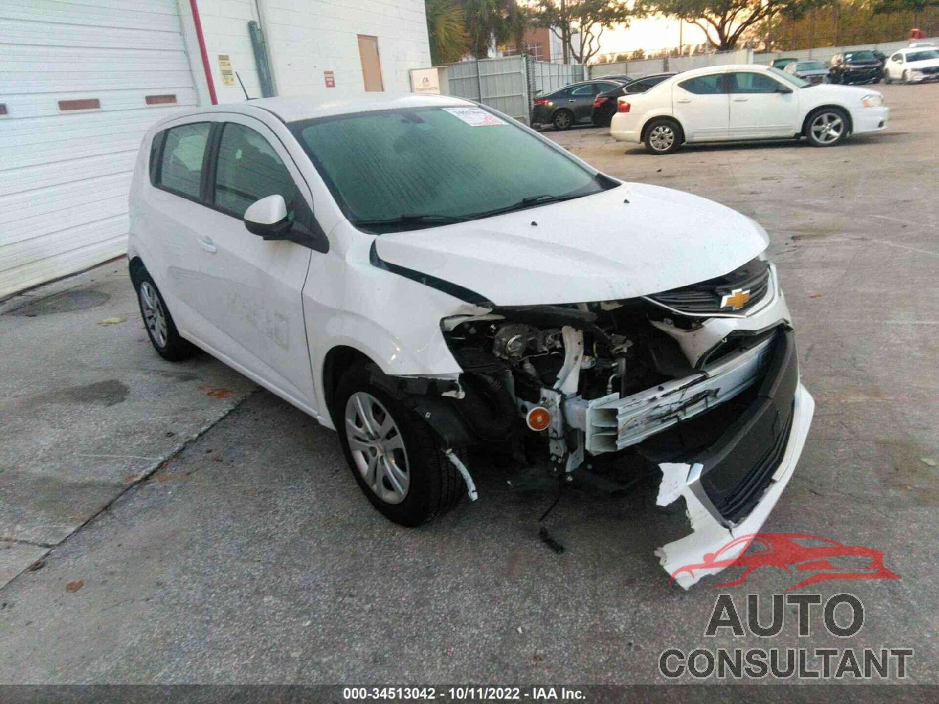 CHEVROLET SONIC 2017 - 1G1JG6SH3H4175698