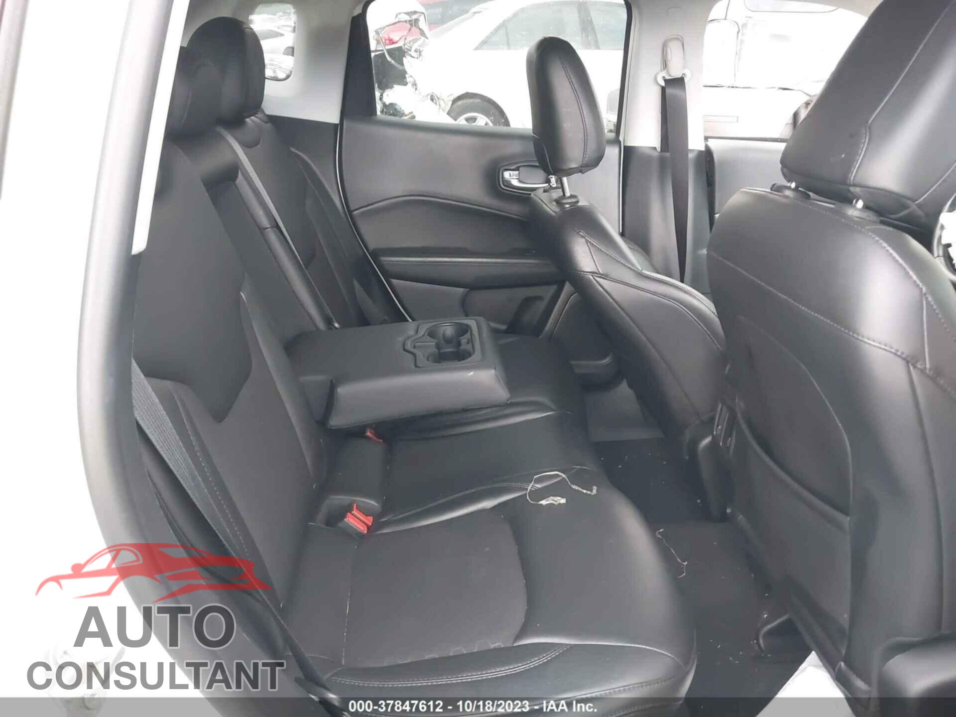 JEEP COMPASS 2018 - 3C4NJDBBXJT313523