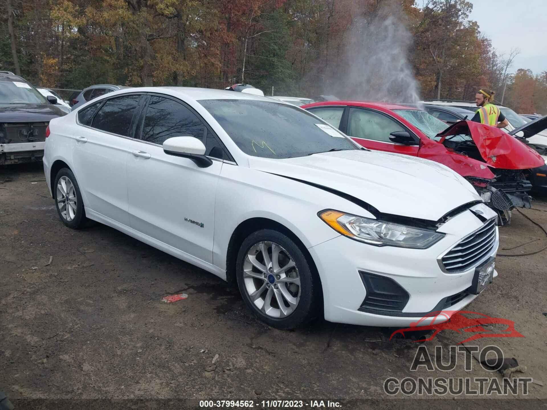 FORD FUSION HYBRID 2019 - 3FA6P0LU9KR240788