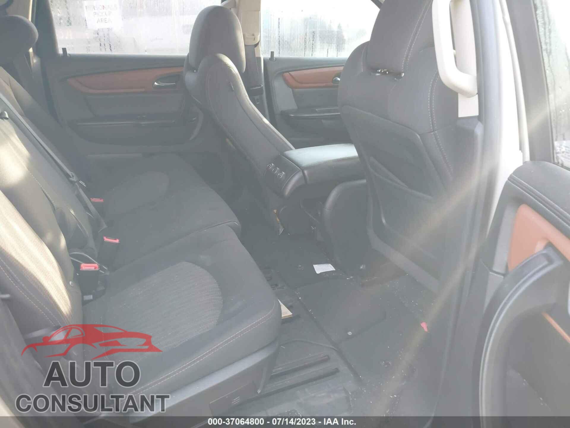 CHEVROLET TRAVERSE 2015 - 1GNKRGKD3FJ141226