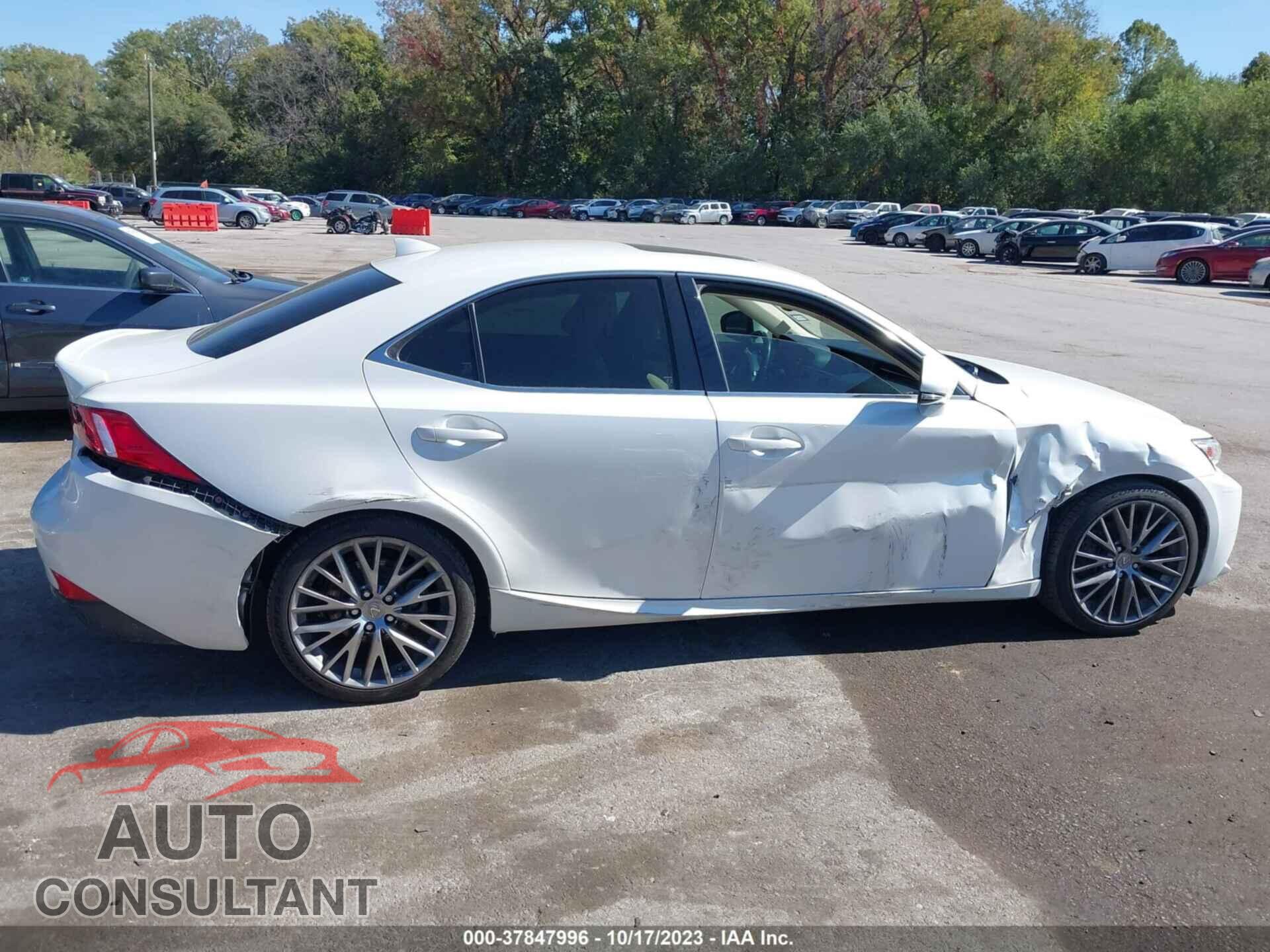 LEXUS IS 250 2015 - JTHBF1D26F5068600