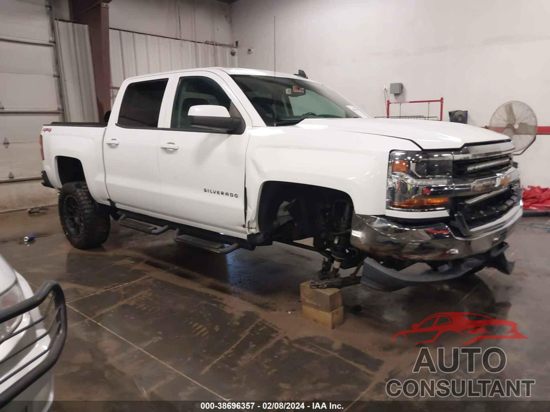 CHEVROLET SILVERADO 1500 2018 - 3GCUKREC4JG126989