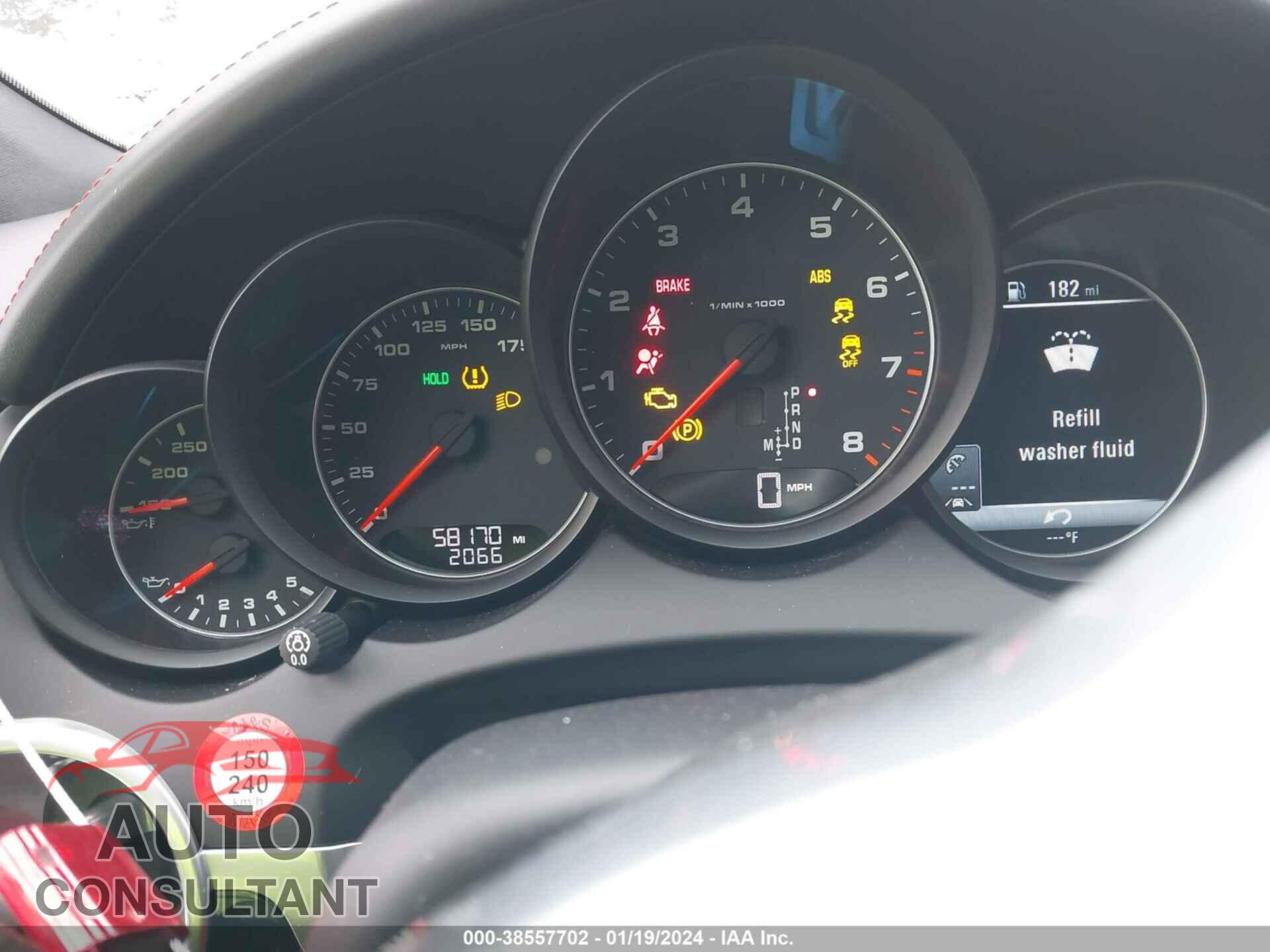 PORSCHE CAYENNE 2017 - WP1AA2A21HKA89038