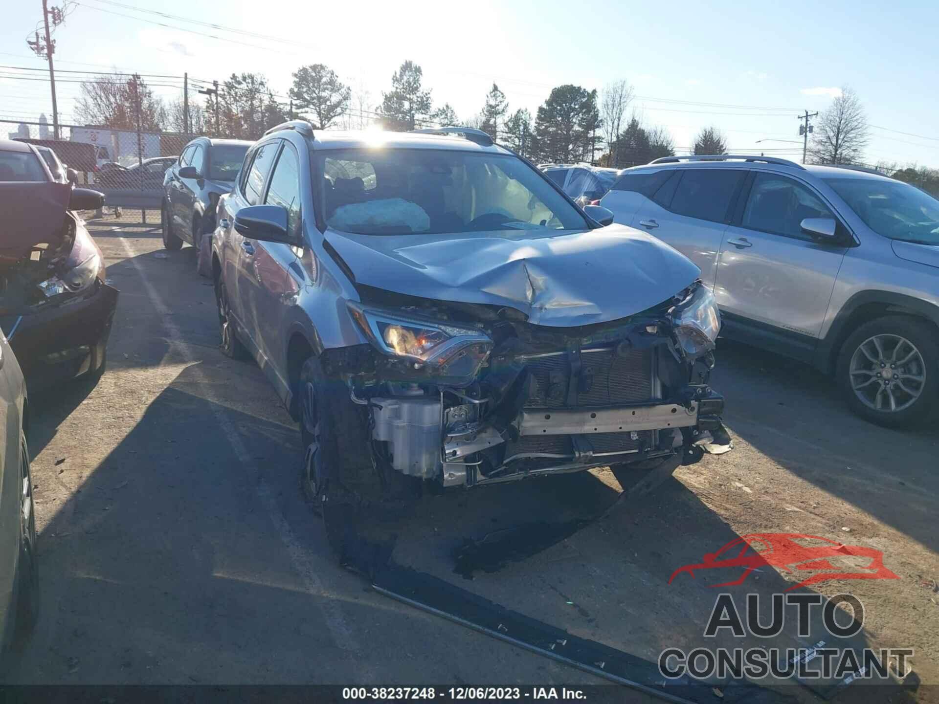 TOYOTA RAV4 2018 - JTMWFREV2JJ197332
