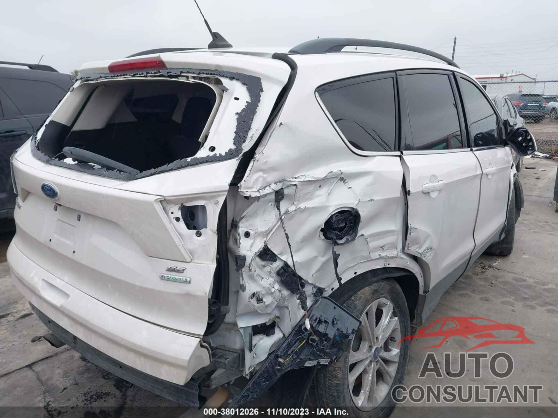 FORD ESCAPE 2018 - 1FMCU0GD6JUD36512