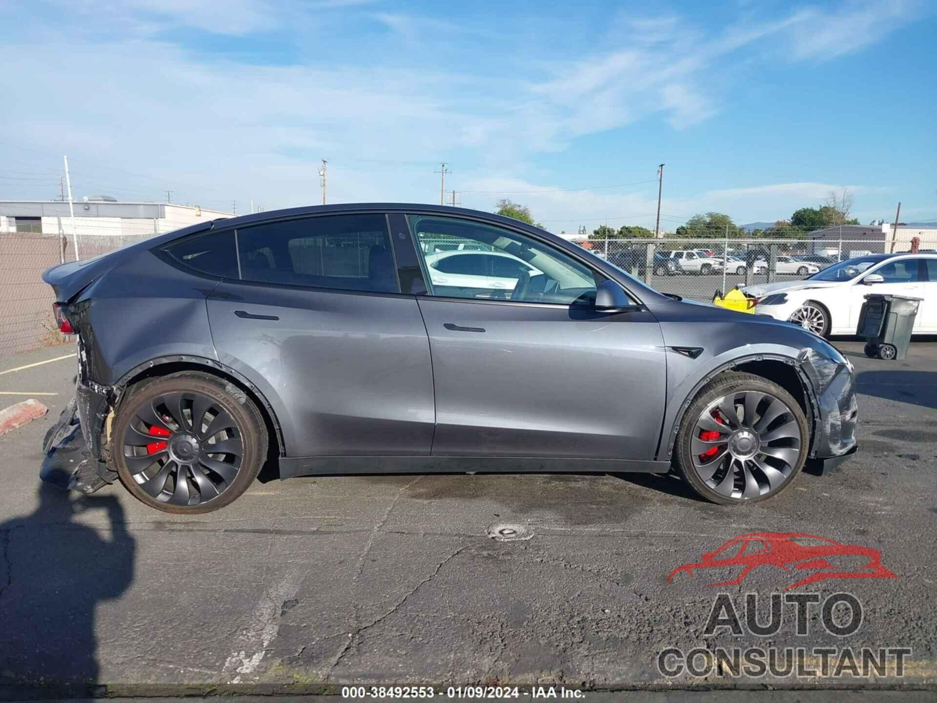 TESLA MODEL Y 2023 - 7SAYGDEF1PF844498