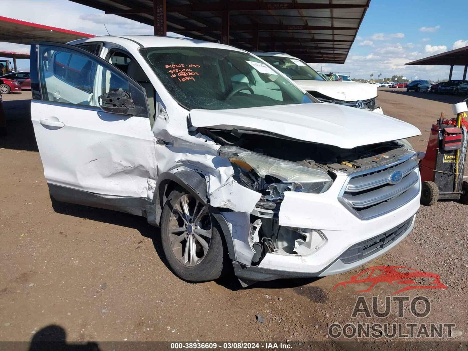 FORD ESCAPE 2017 - 1FMCU0G99HUB31224