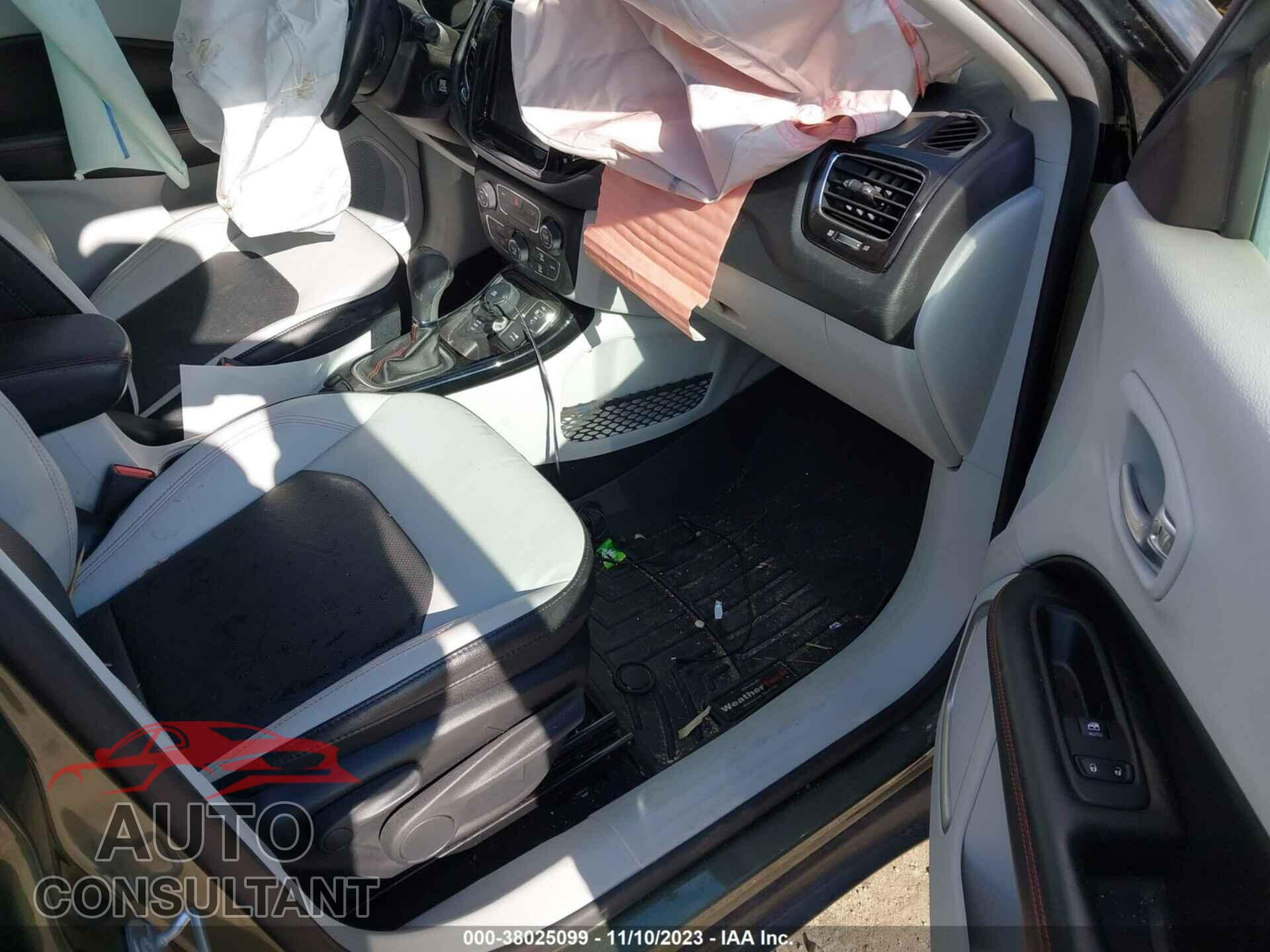 JEEP COMPASS 2020 - 3C4NJDCB7LT124166