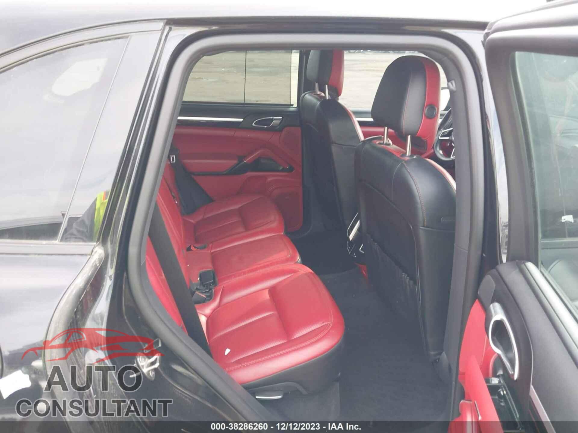 PORSCHE CAYENNE 2017 - WP1AA2A28HKA90249
