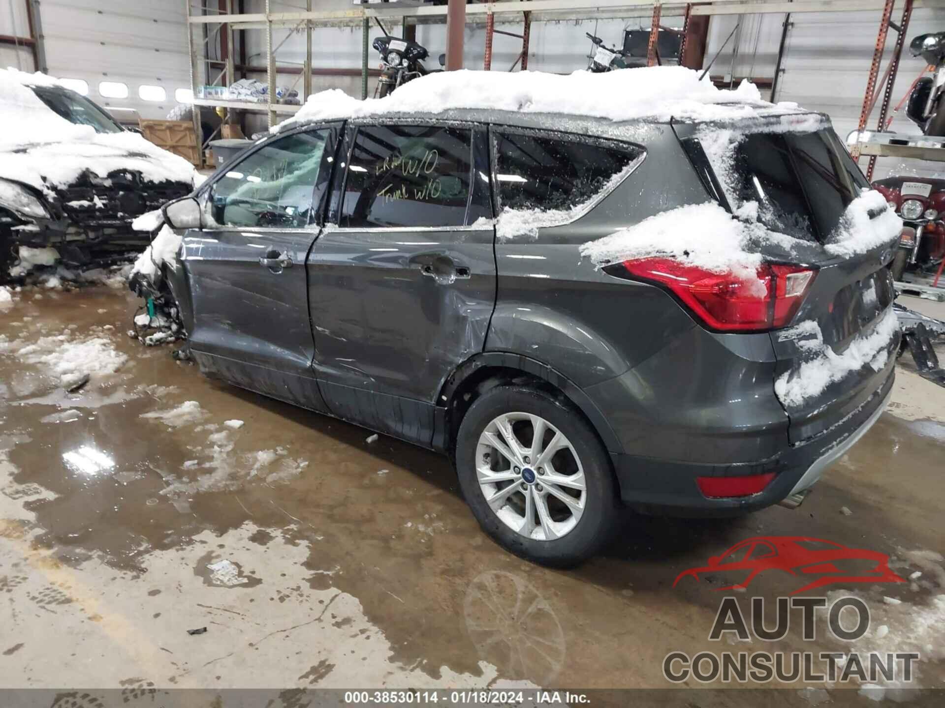 FORD ESCAPE 2019 - 1FMCU9GD9KUC50925